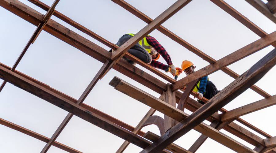 Professional gutter cleaning services in Jonesboro, IN